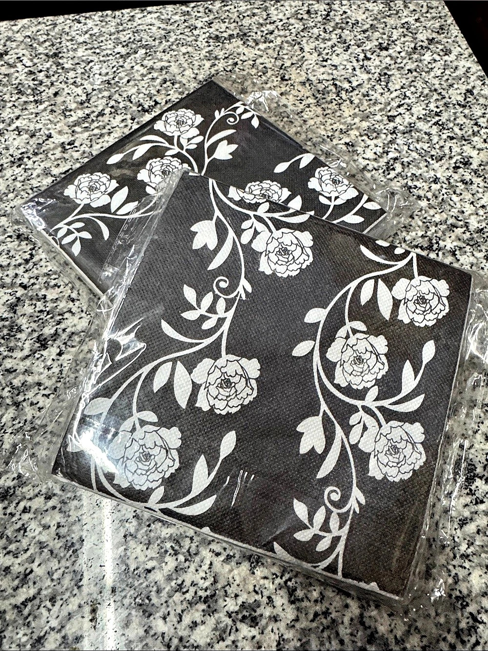 Flower 15 Floral Paper Napkins in Black & White
